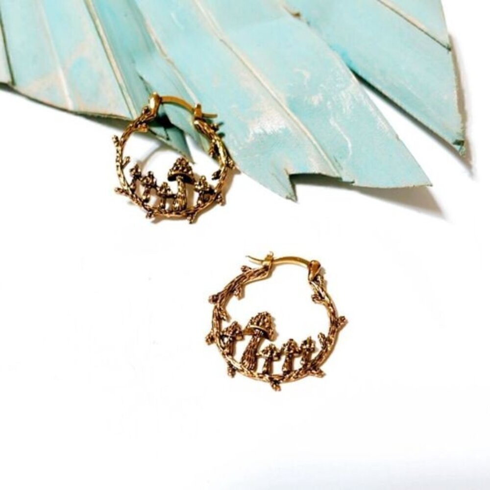 Gold mushroom hoop earrings S184